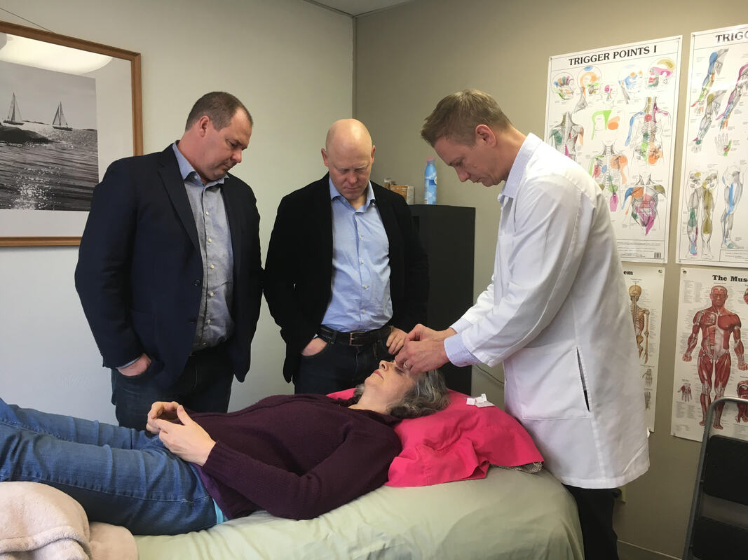 Dr. Tan's akupunkturmetode mot hodepine